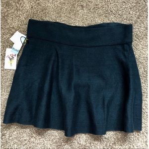 NEVER WORN!!! Aritzia Vanderbilt Skirt